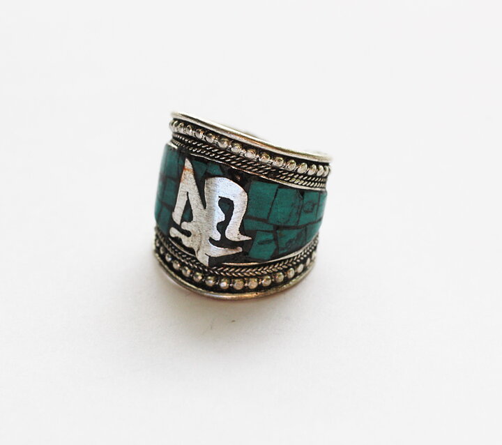 Ring med aum tecken 