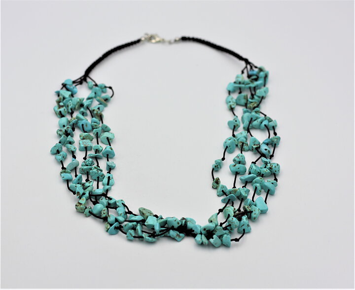 Halsband med turkos howlit