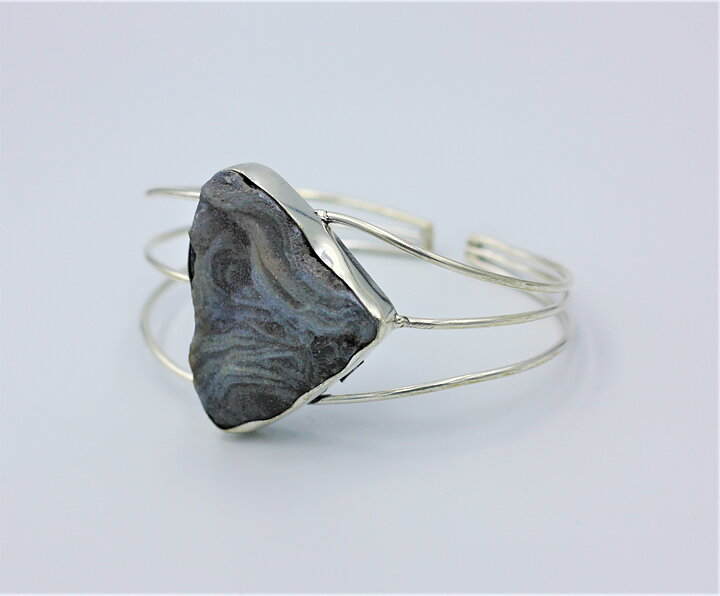 Stelt armband med desert druzy