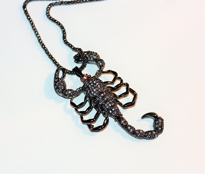 Halsband skorpion