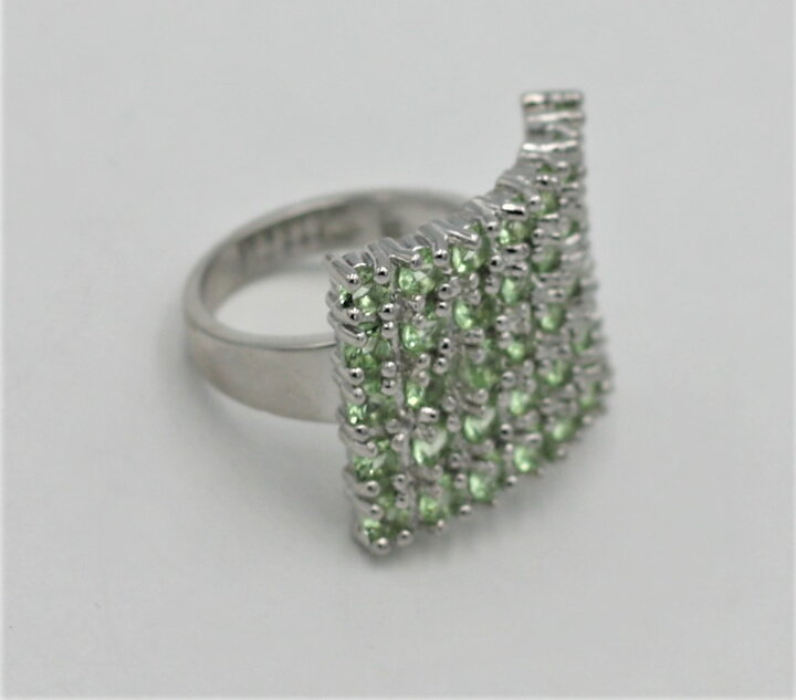 Bred ring med gröna ametister stl 18,3
