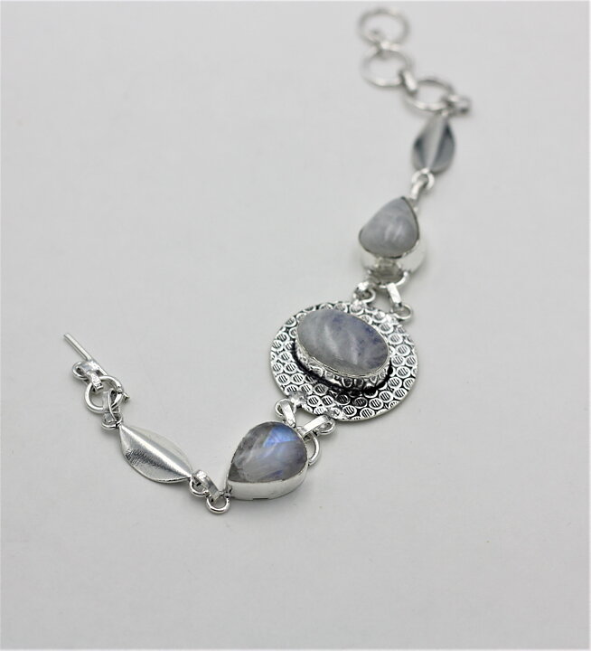 Armband med månstenar