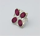 Magnifik ring med rubiner stl 18,5