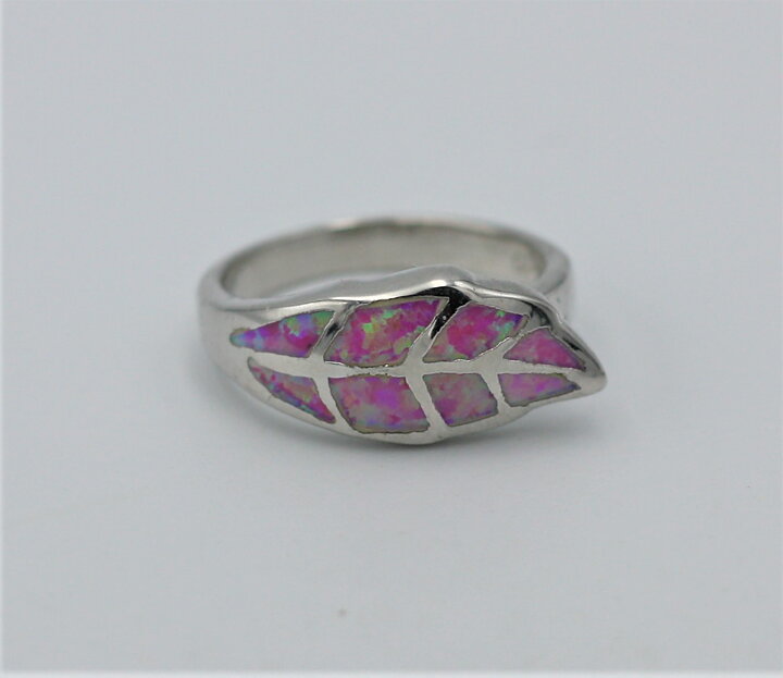 Vacker ring med rosa eldopal stl 17