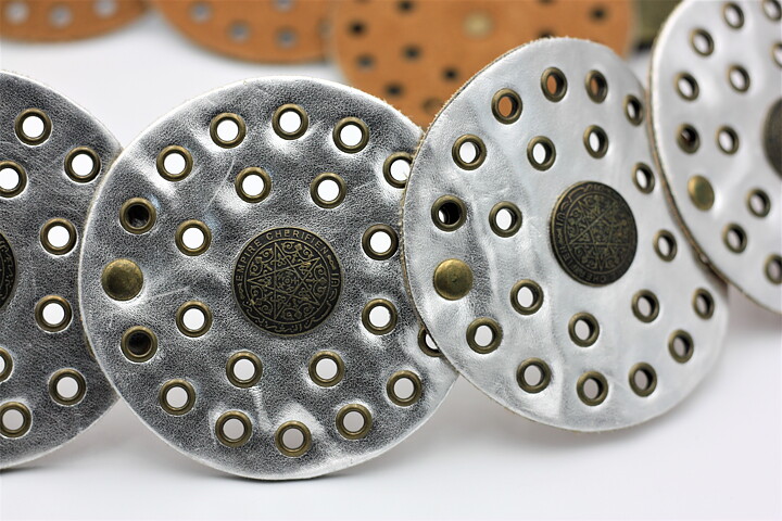 Silverfärgat vintageskärp