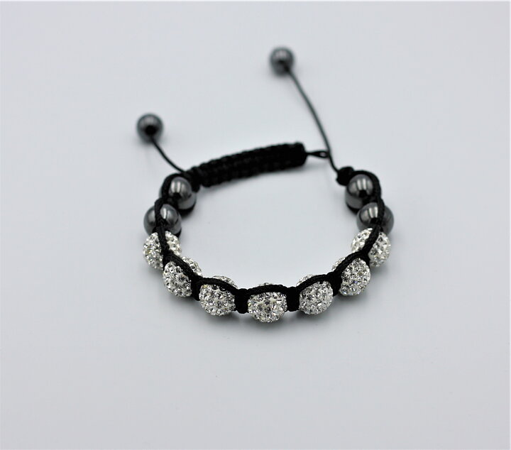 Armband med silverpärlor