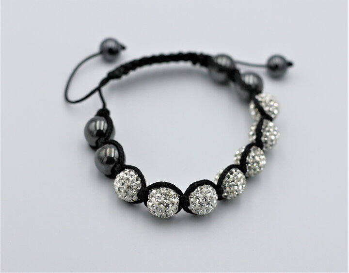 Armband med silverpärlor