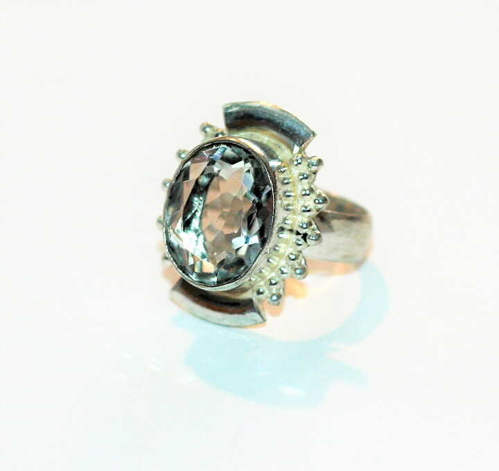 Ring med kristall stl 18