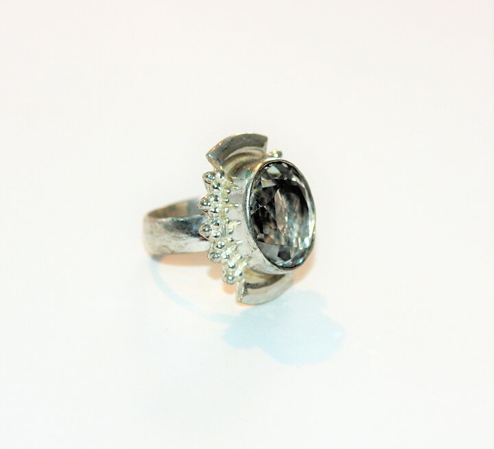 Ring med kristall stl 18