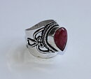 Bred ring med rubin stl 19