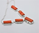 Halsband med orange korall