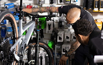 Vad vore en cykelbutik utan verkstad?