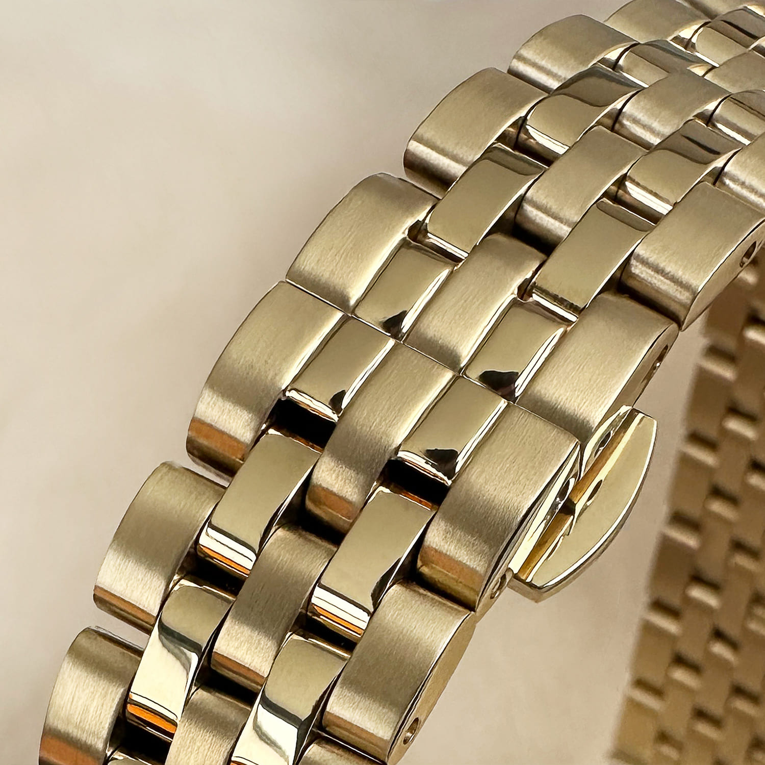 Gala Gold & Black - 9