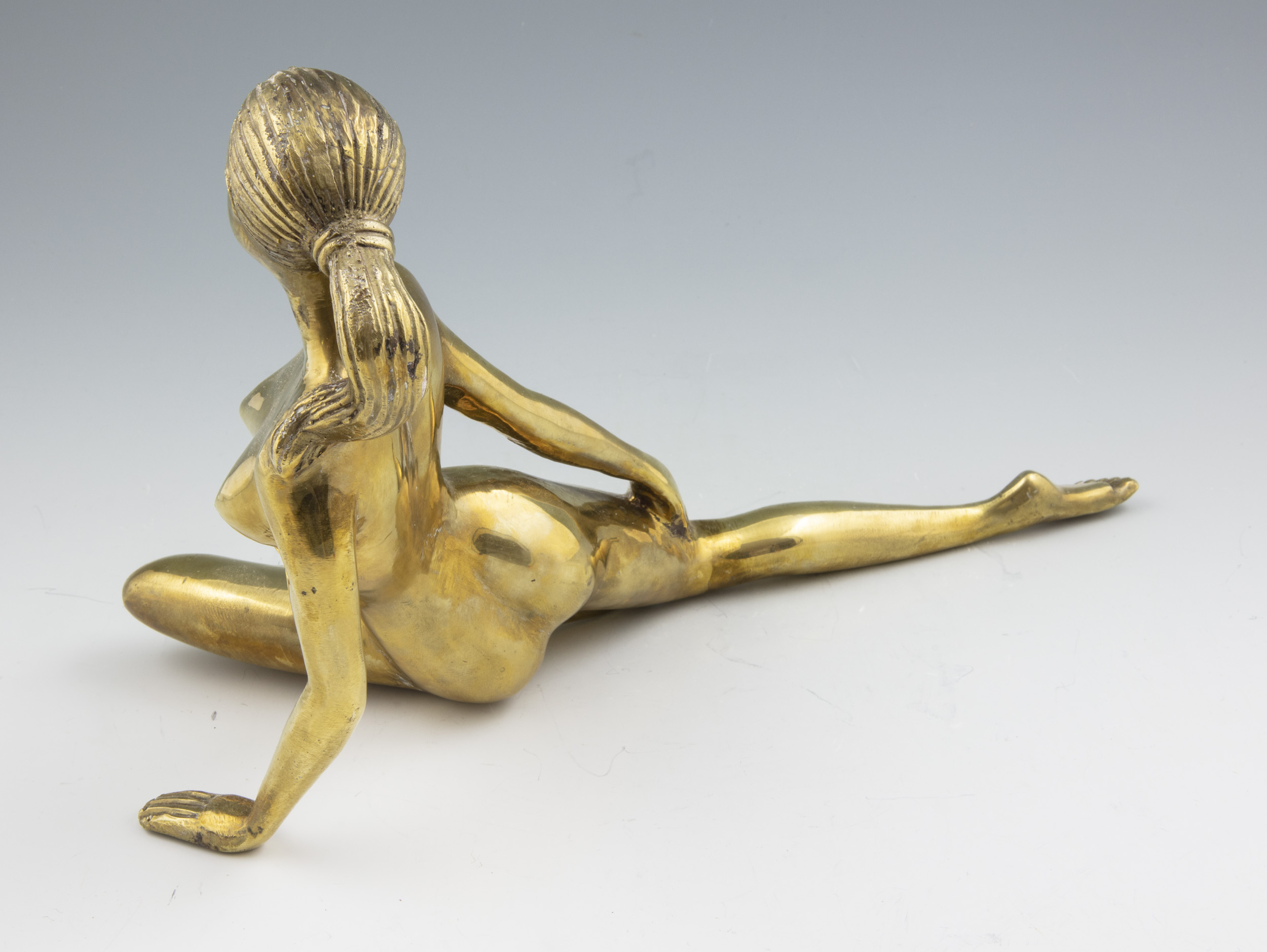 Poserande kvinna - 3