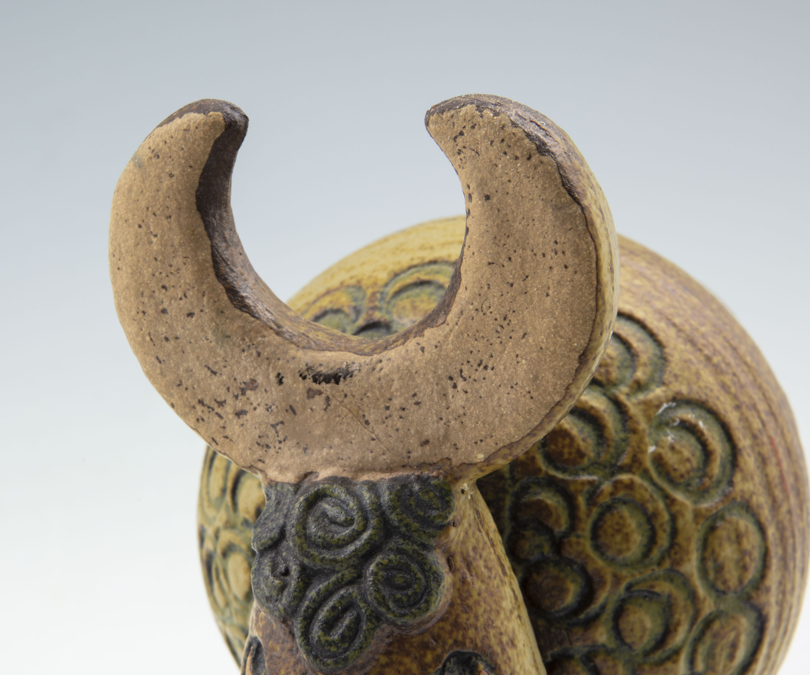 Vardus Art & Antiques - Jura - Buffel (lagad)