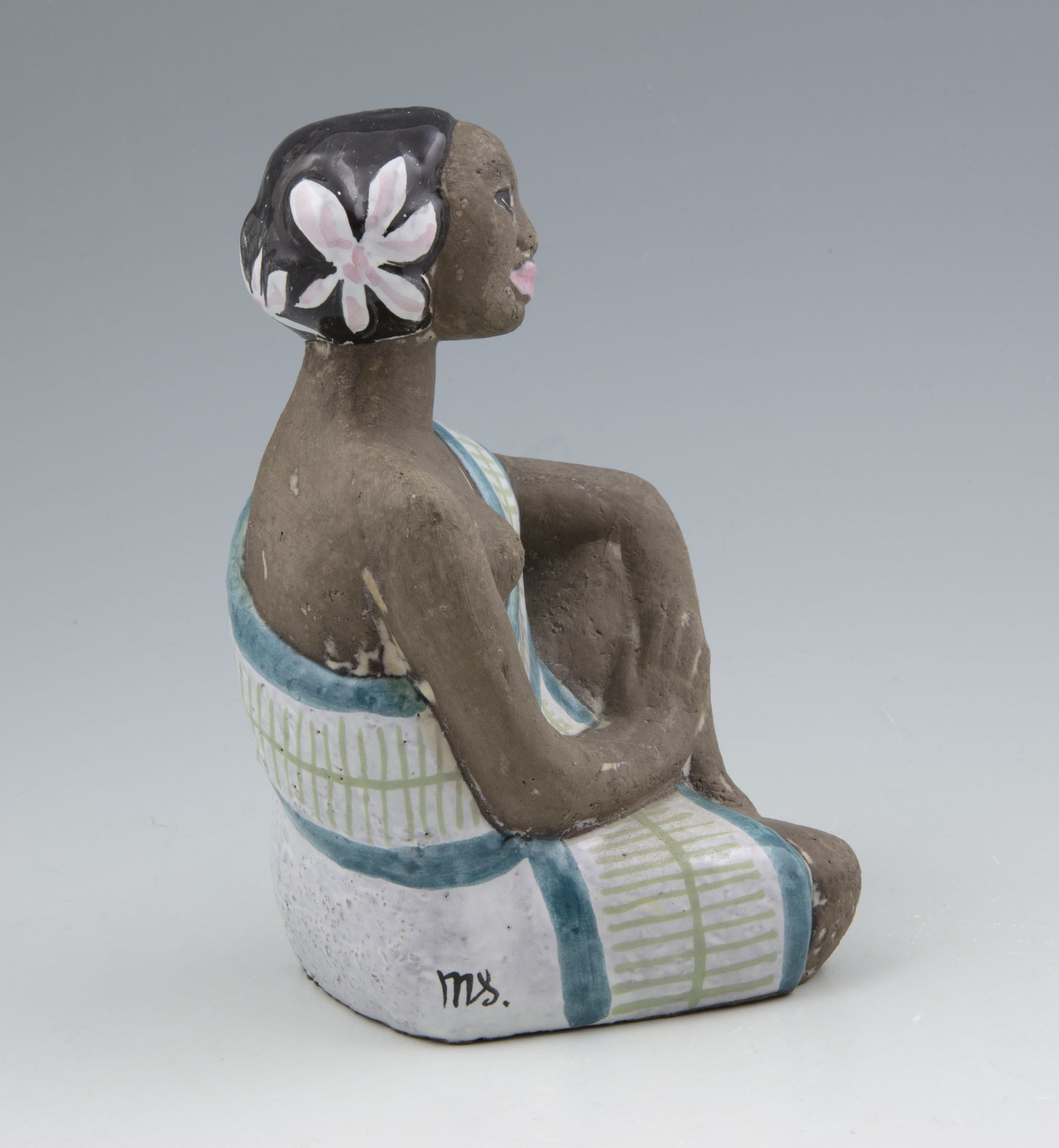 Sitting woman no. 4355 - 2