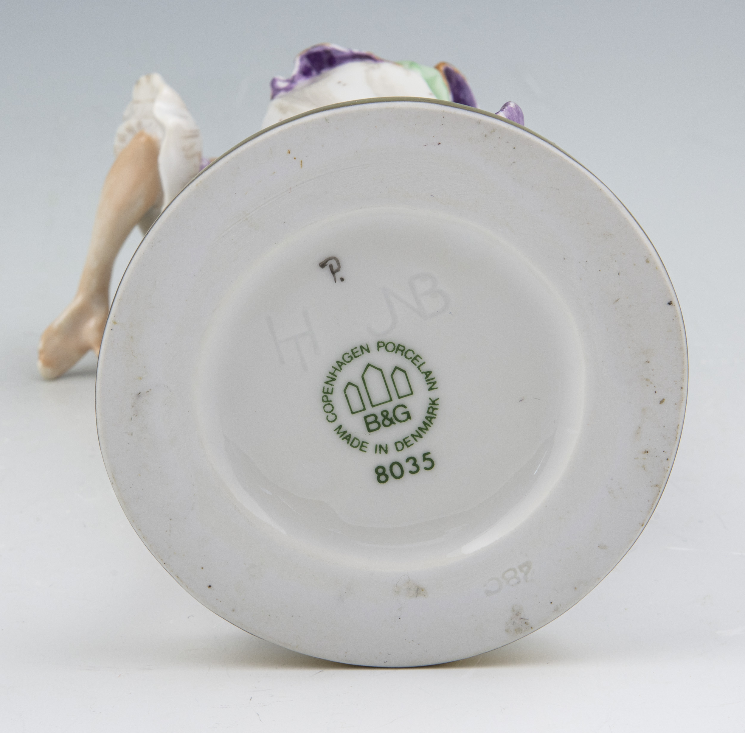 Figurine - Lady without shoes - No. 8035 - 4