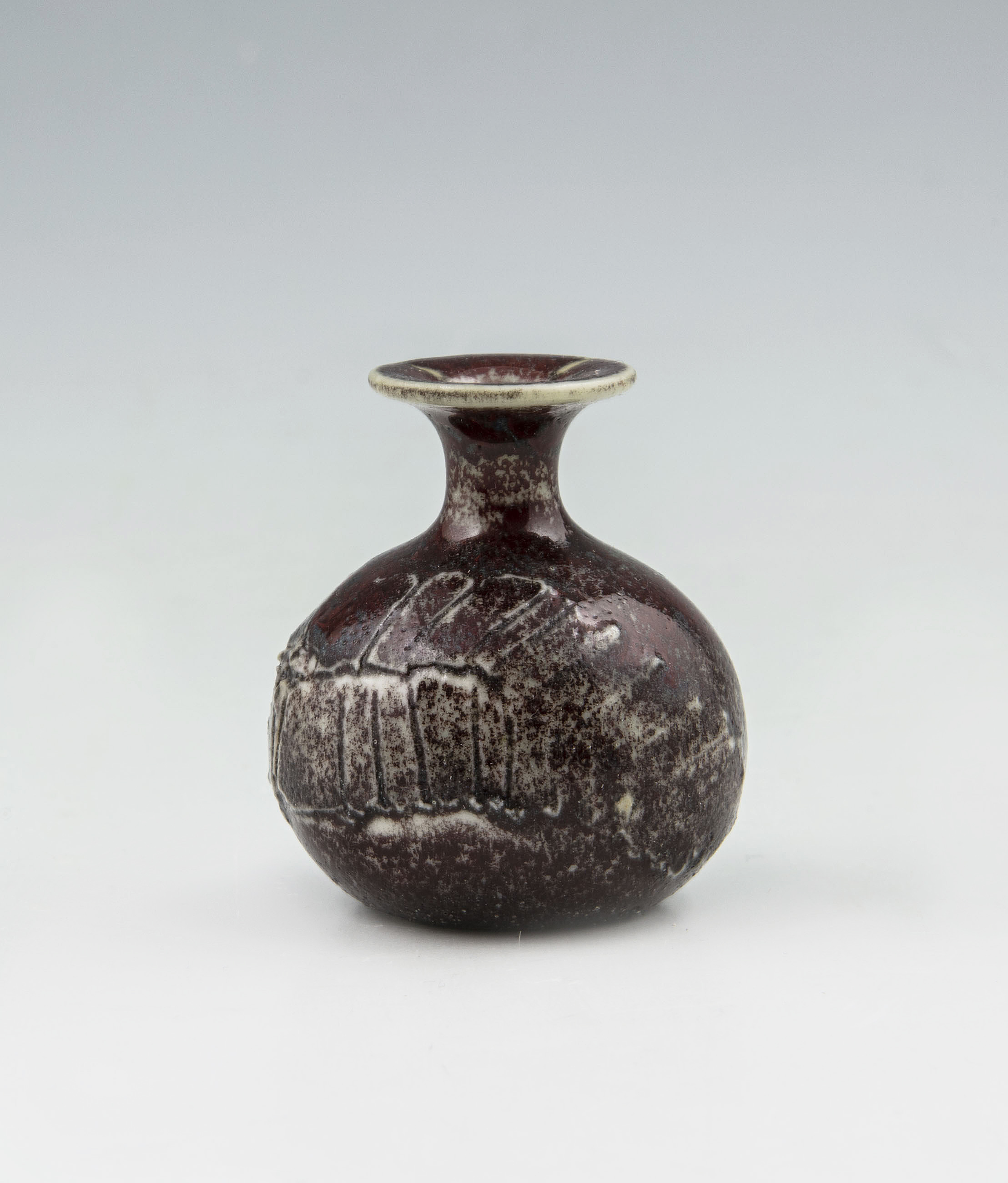Vase - Miniature - Studio hand