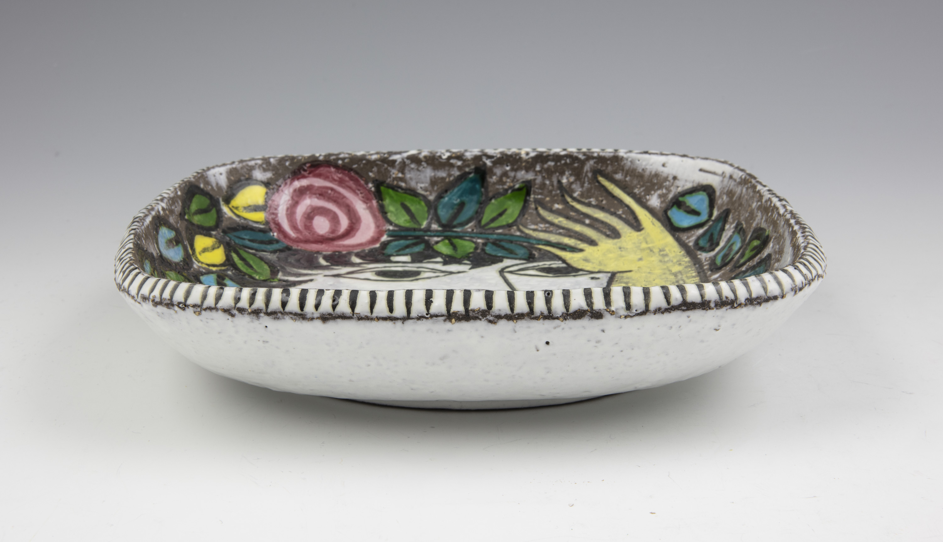 Plate / Bowl no. 4068 - 3