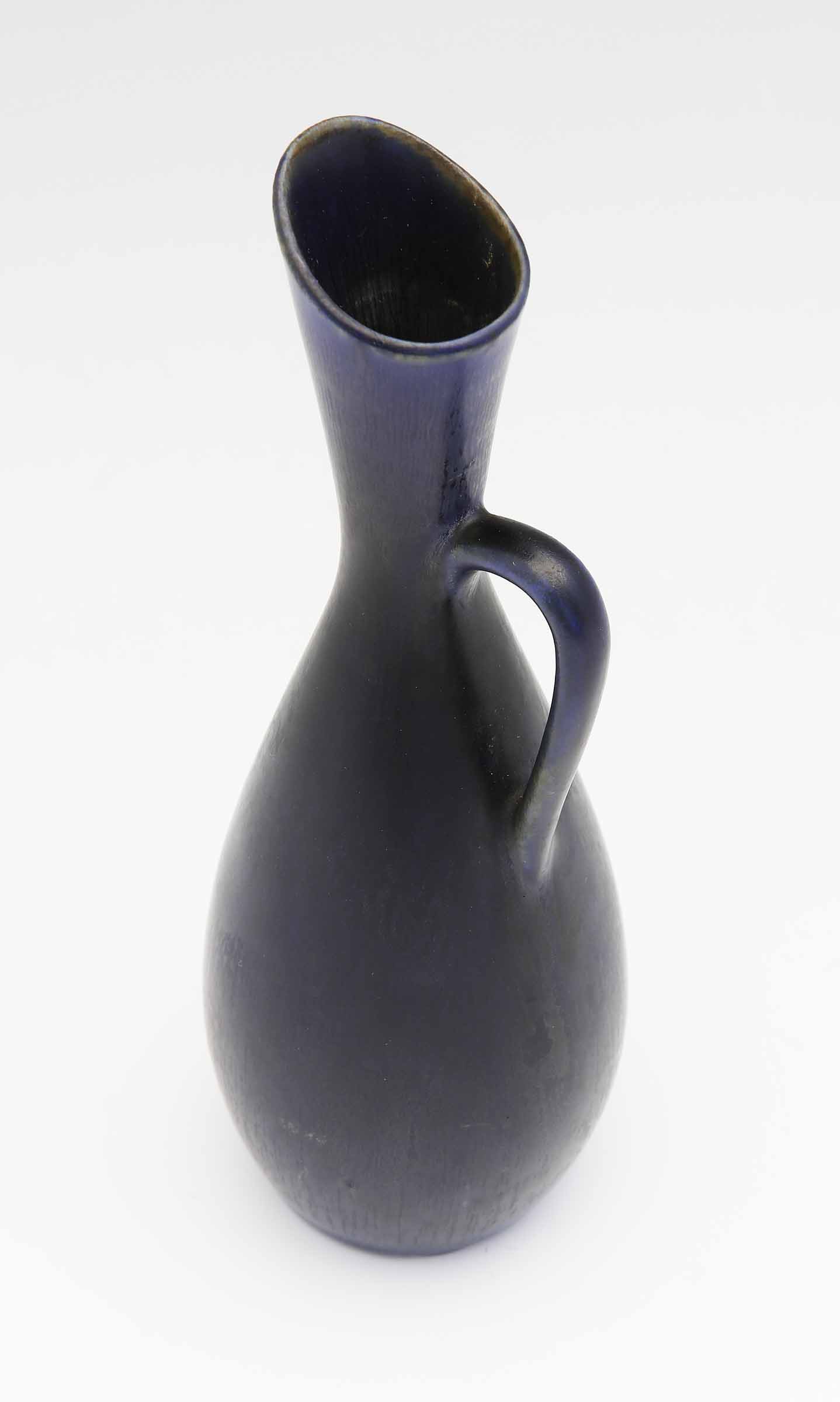 Vase with handle - 3