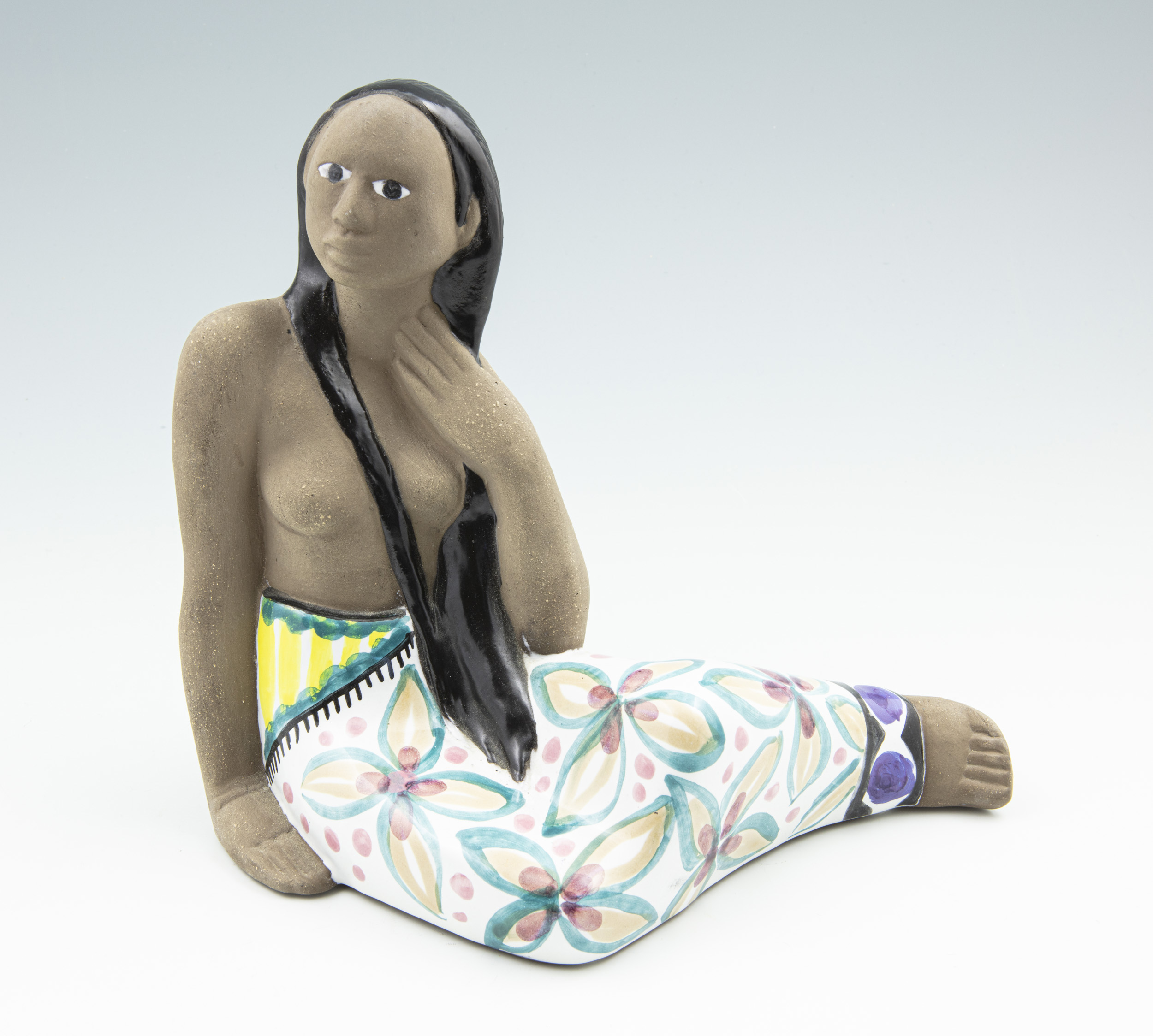 Sitting woman no. 5062 - 3