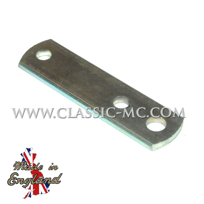 MUDGUARD BRACKET, FRONT OIF 1973-