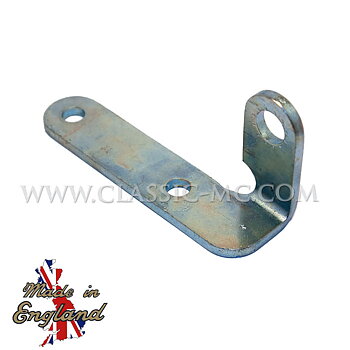 MUDGUARD BRACKET, FRONT OIF 1973- (HOSE)