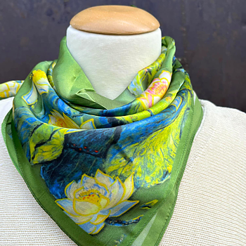 Sidenscarf-grön med blommor