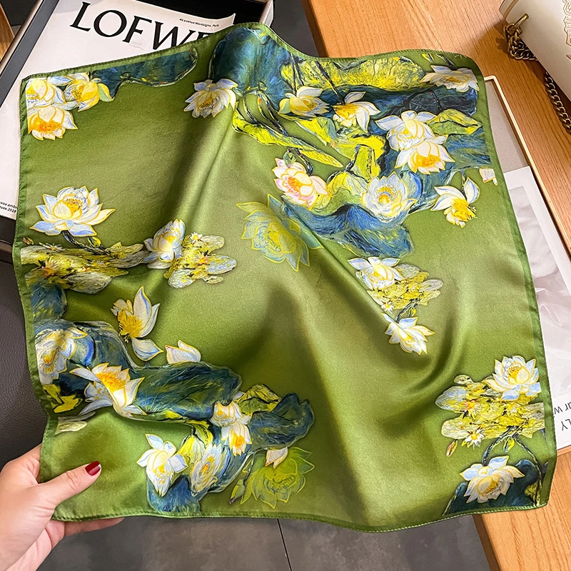 Sidenscarf-grön med blommor