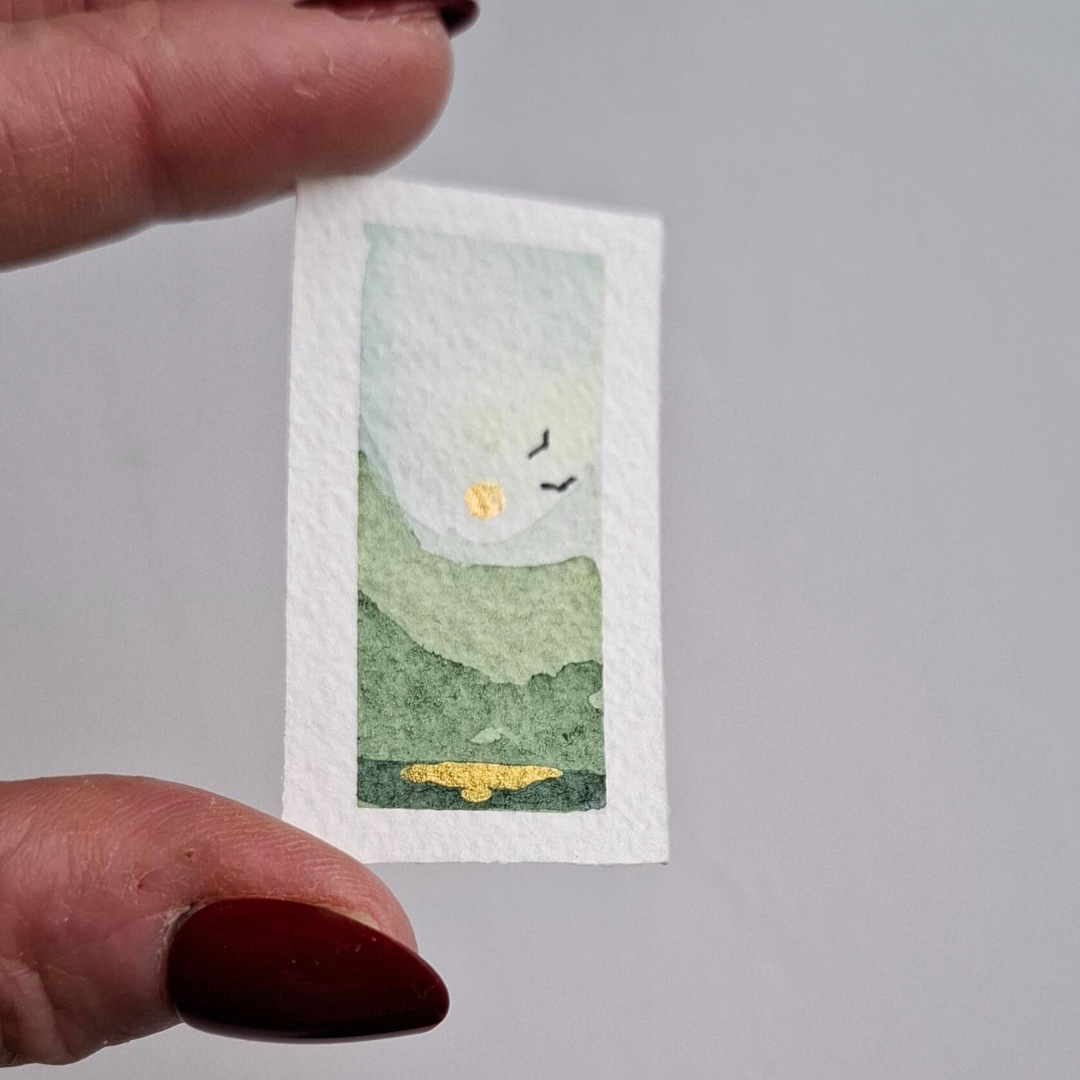 Miniart- Original - Fjäll - Gröna nyanser över fjäll och  sjö - smal