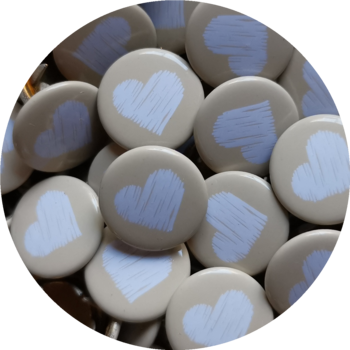 Drawn heart beige