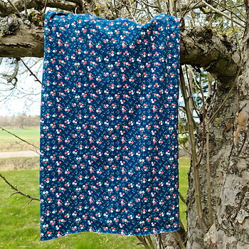 Small flowers navy