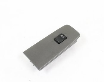 Switch, RH front 960