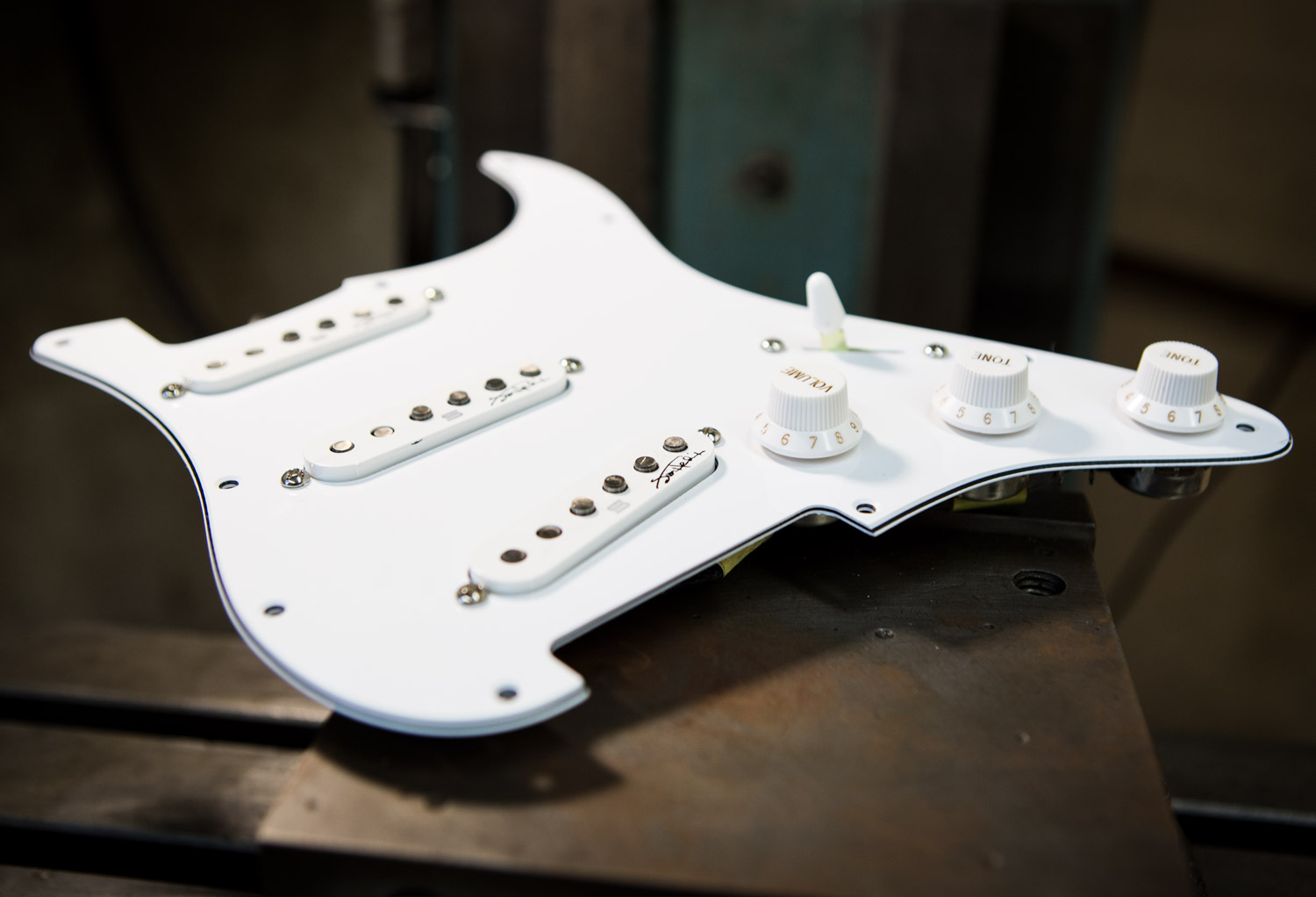 Jimi Hendrix Loaded Pickguard Voodoo - 2
