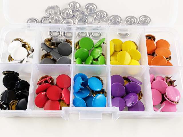Box with Snap-on button coverd