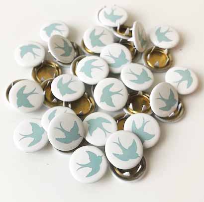 Snap-on button Swallow