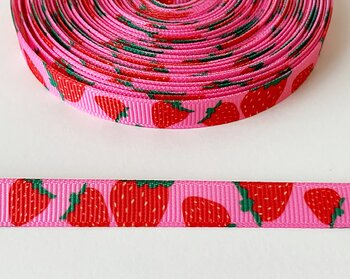 Tryckt band jordgubbar på rosa 10mm
