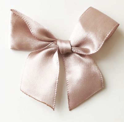 Rosett Satin Stor Pearl 70x70mm
