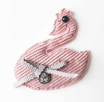 Applique pink swan