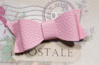 Bow, fake leather Pink