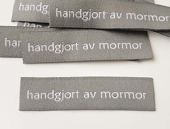 Woven straightcut label Handgjord av mormor grey