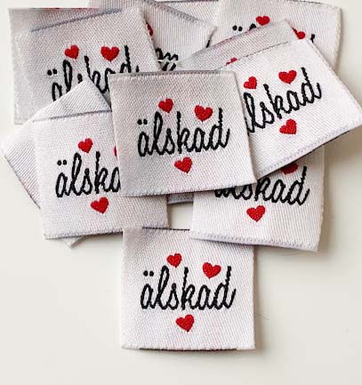 Woven straightcut label Älskad