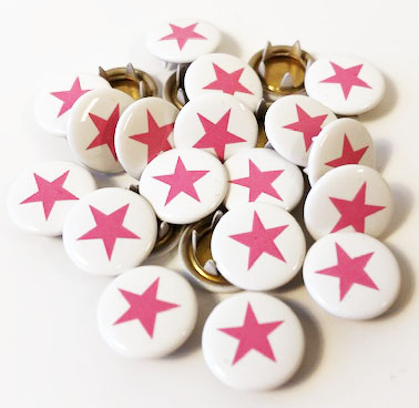 Snap-on button Pink star on white