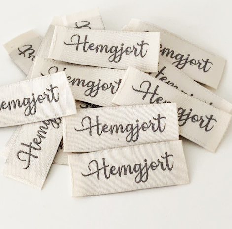 Woven straightcut label Hemgjort