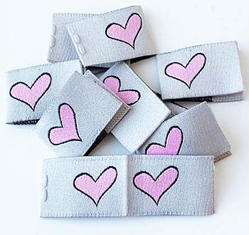 Woven folded label Pink heart on grey