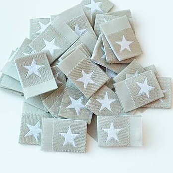Woven folded label Grey with white star