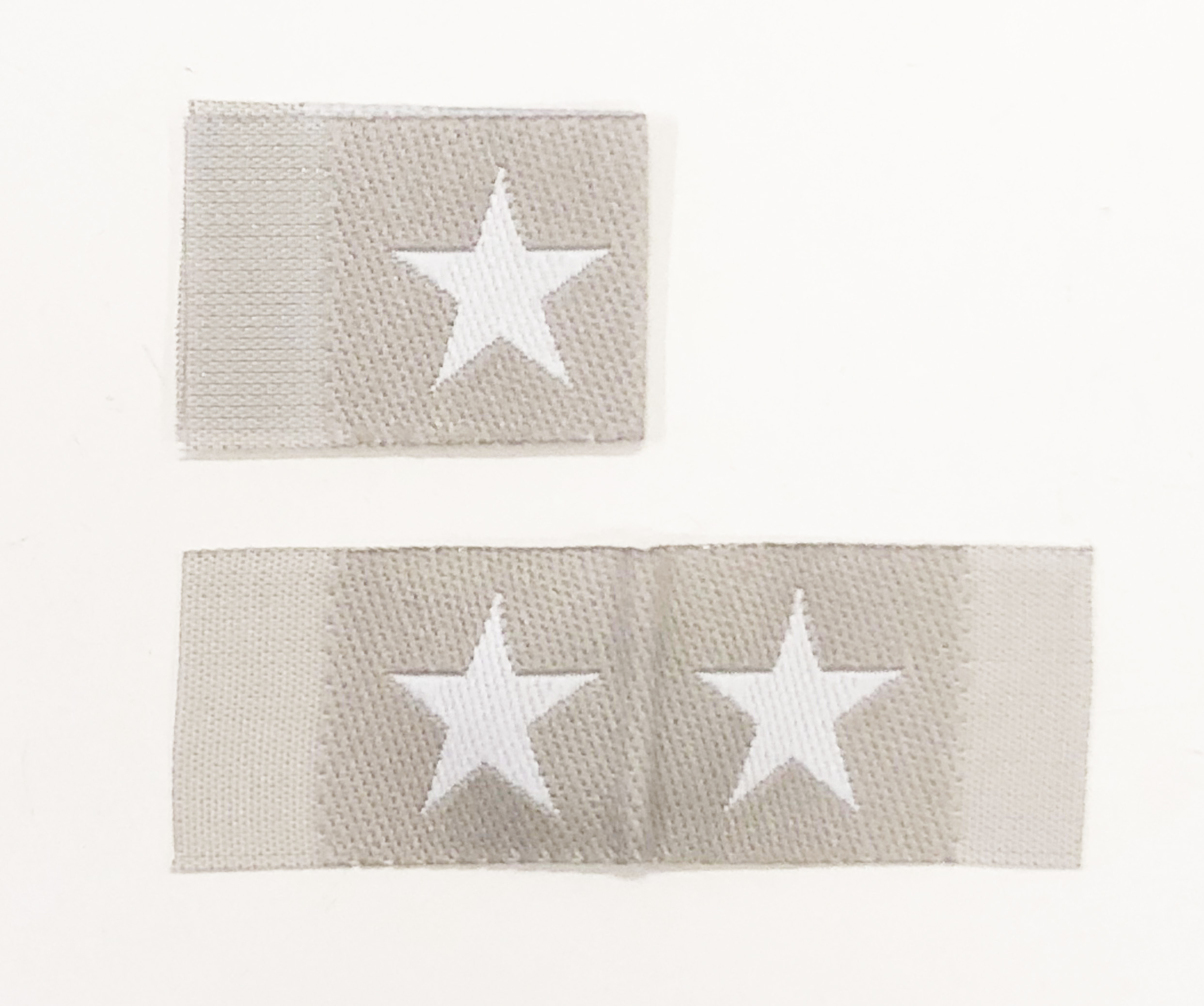Woven folded label Grey with white star - 2