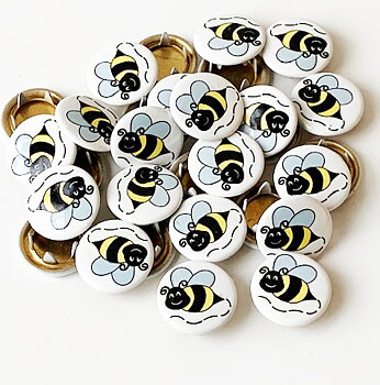 Snap-on button Bee