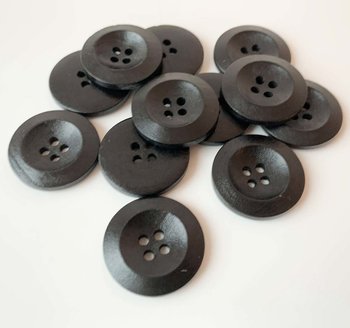 Svart svarvad knapp fyra hål 23mm