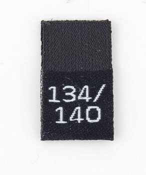 Black woven folded sizelabel 134/140